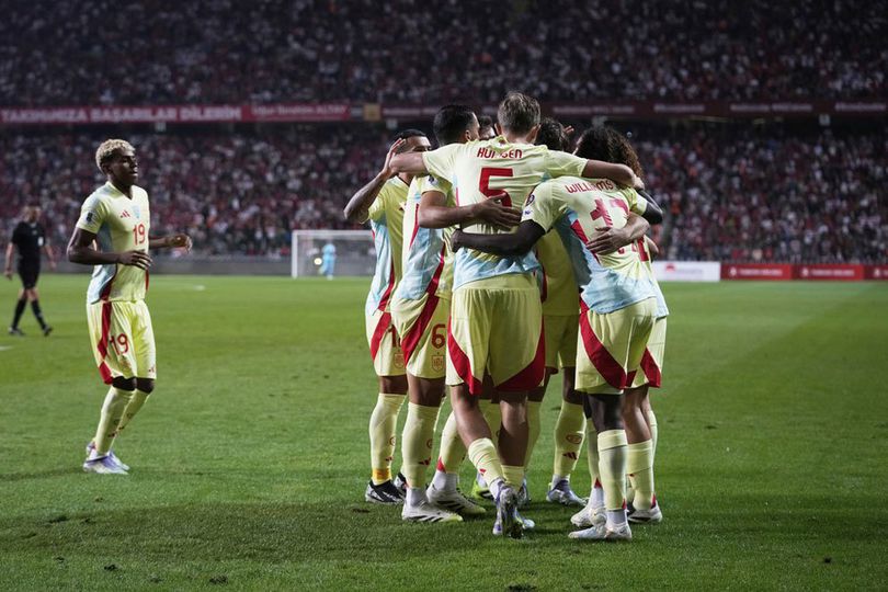 Pemain Spanyol merayakan gol di Kualifikasi Piala Dunia