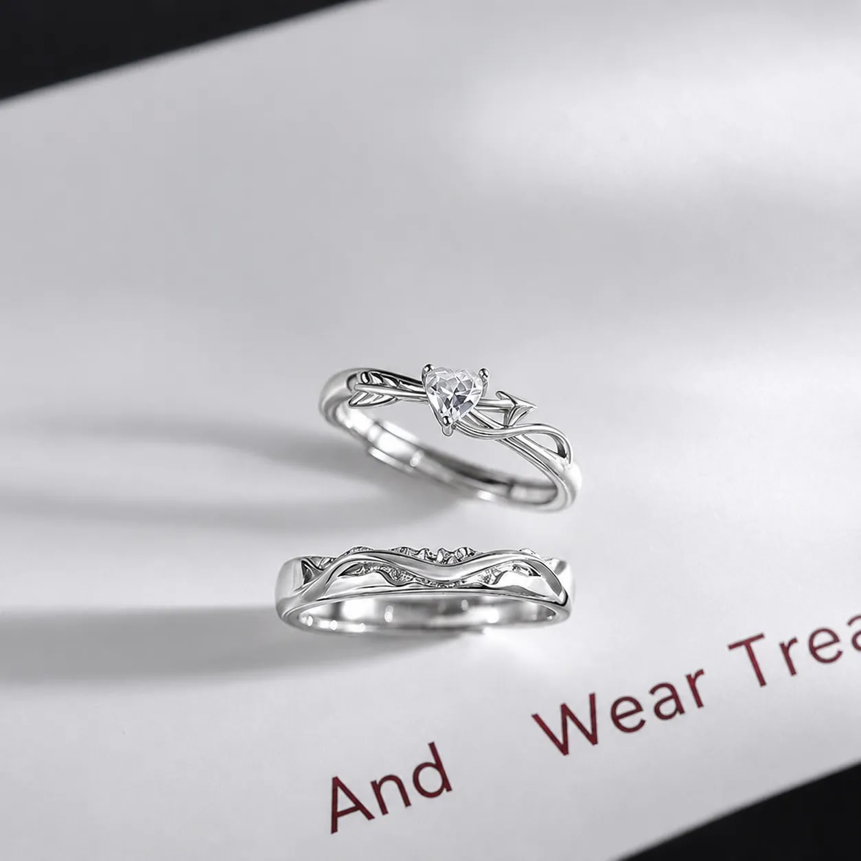 Romance Eterno: Anillo "Flecha de Amor" con Estilo Sofisticado