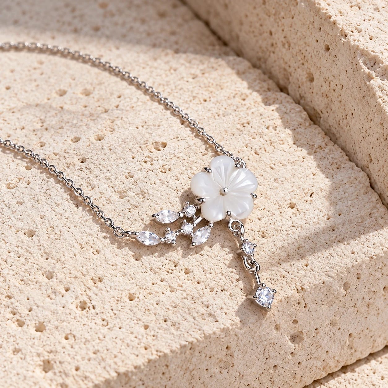 Collar Flor de Nácar 3