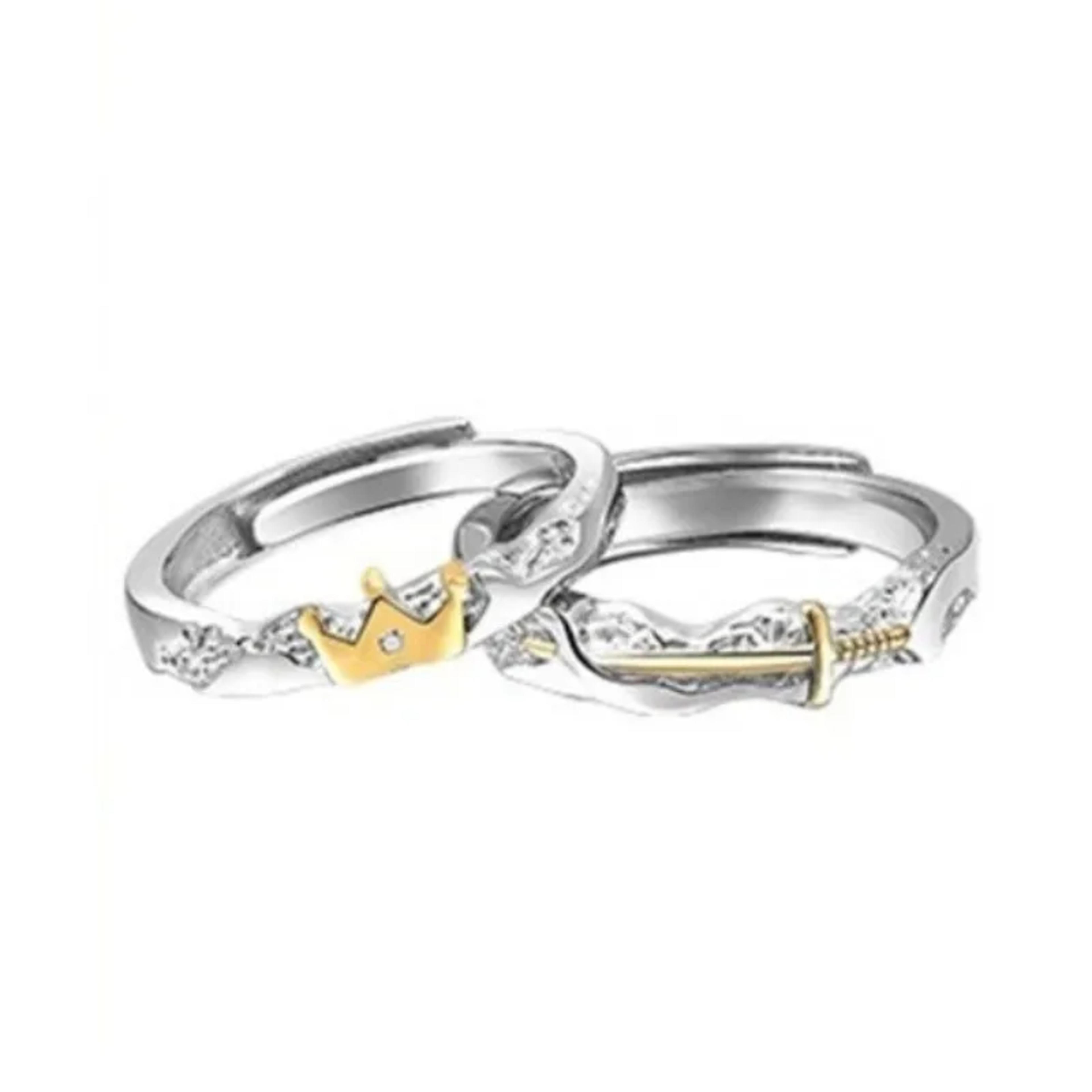 Un amor de leyenda  Anillos de pareja en plata 925, inspirados en la espada del caballero y la corona de su amada." 3
