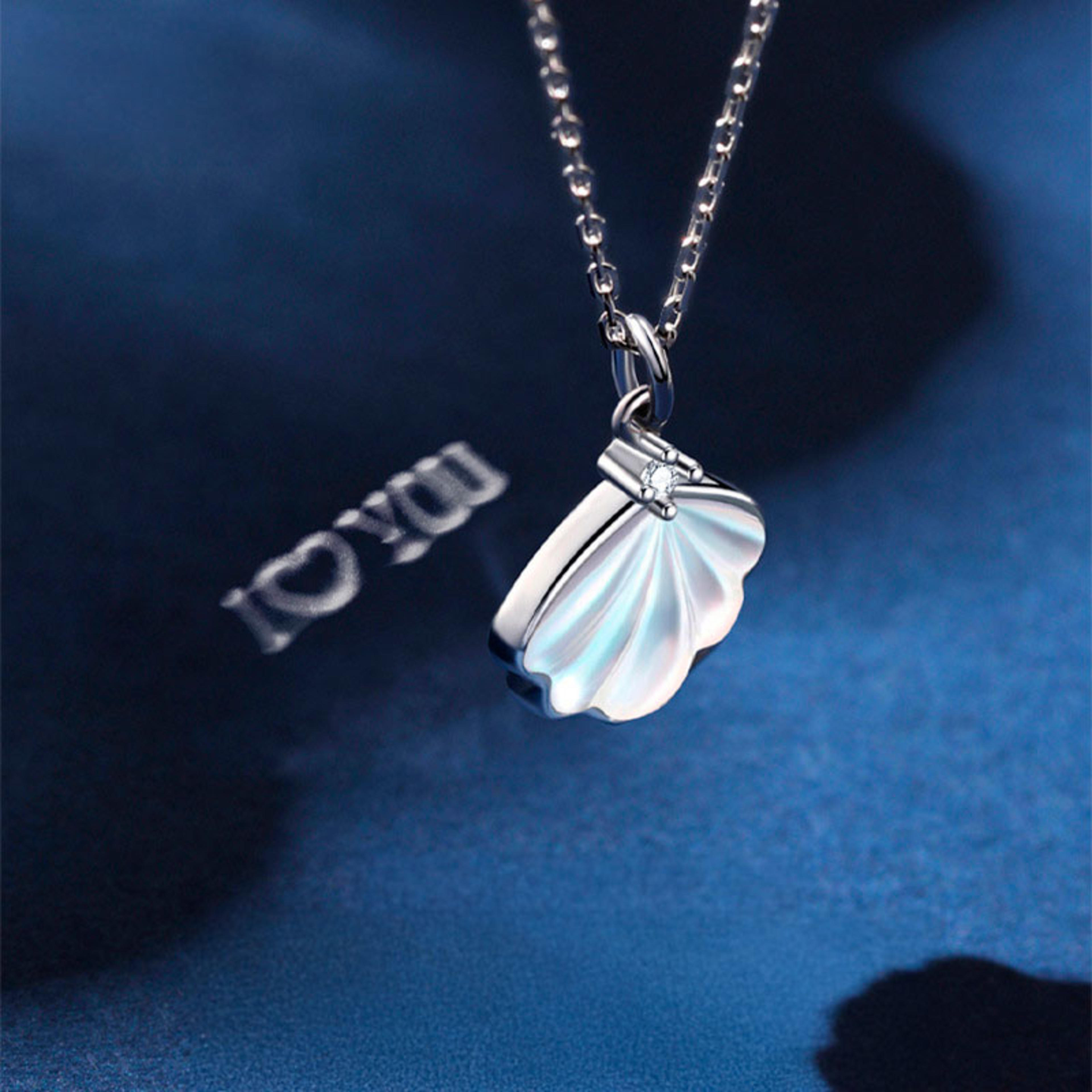 Collar de Amor Eterno: Proyección "I Love You" en Nácar y Plata S925 1