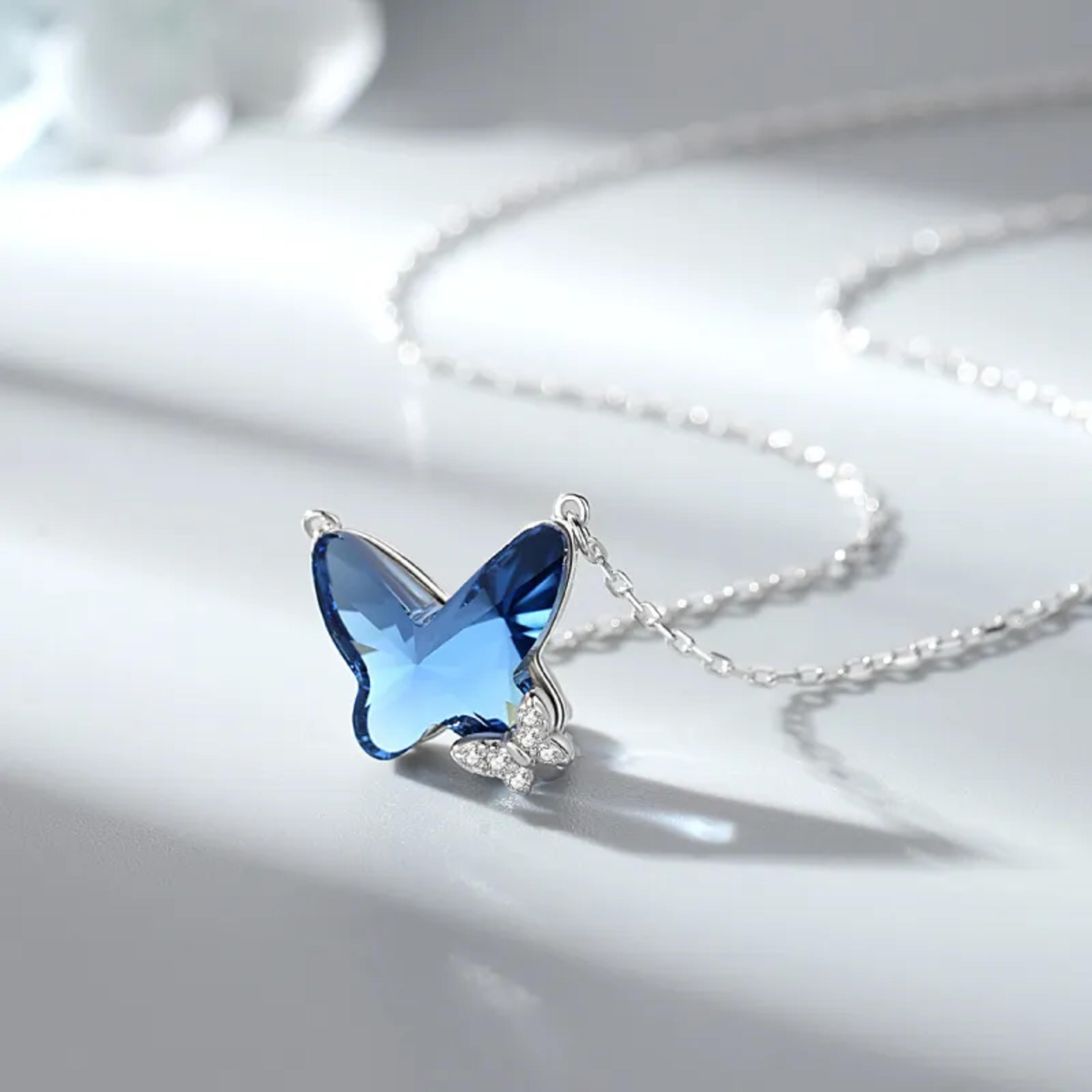 Encanto de Mariposa Azul: Collar de Cristal en Plata S925 4