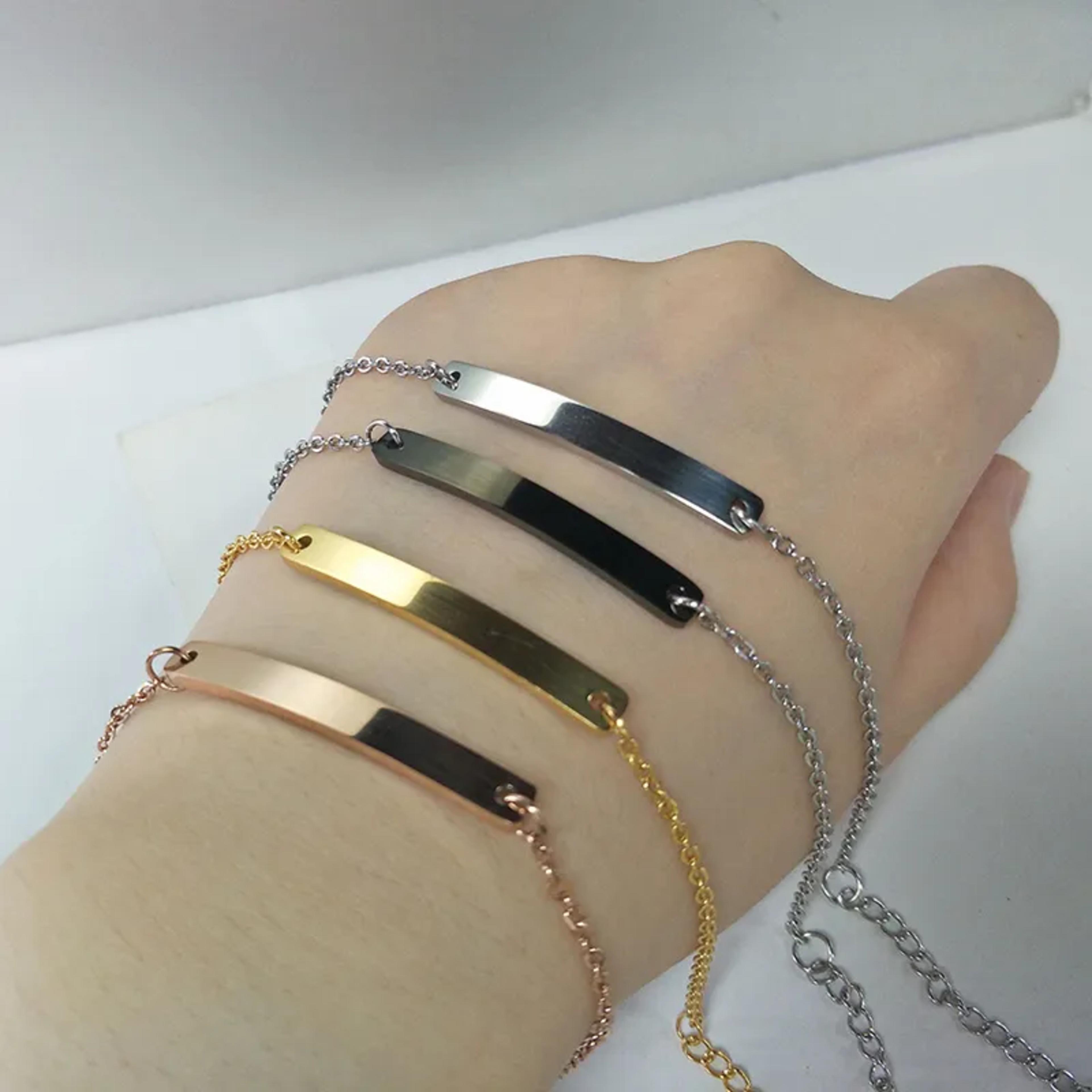 Pulsera Minimalista de Barra Curva – Acero Inoxidable (4 Tonos Disponibles) 8