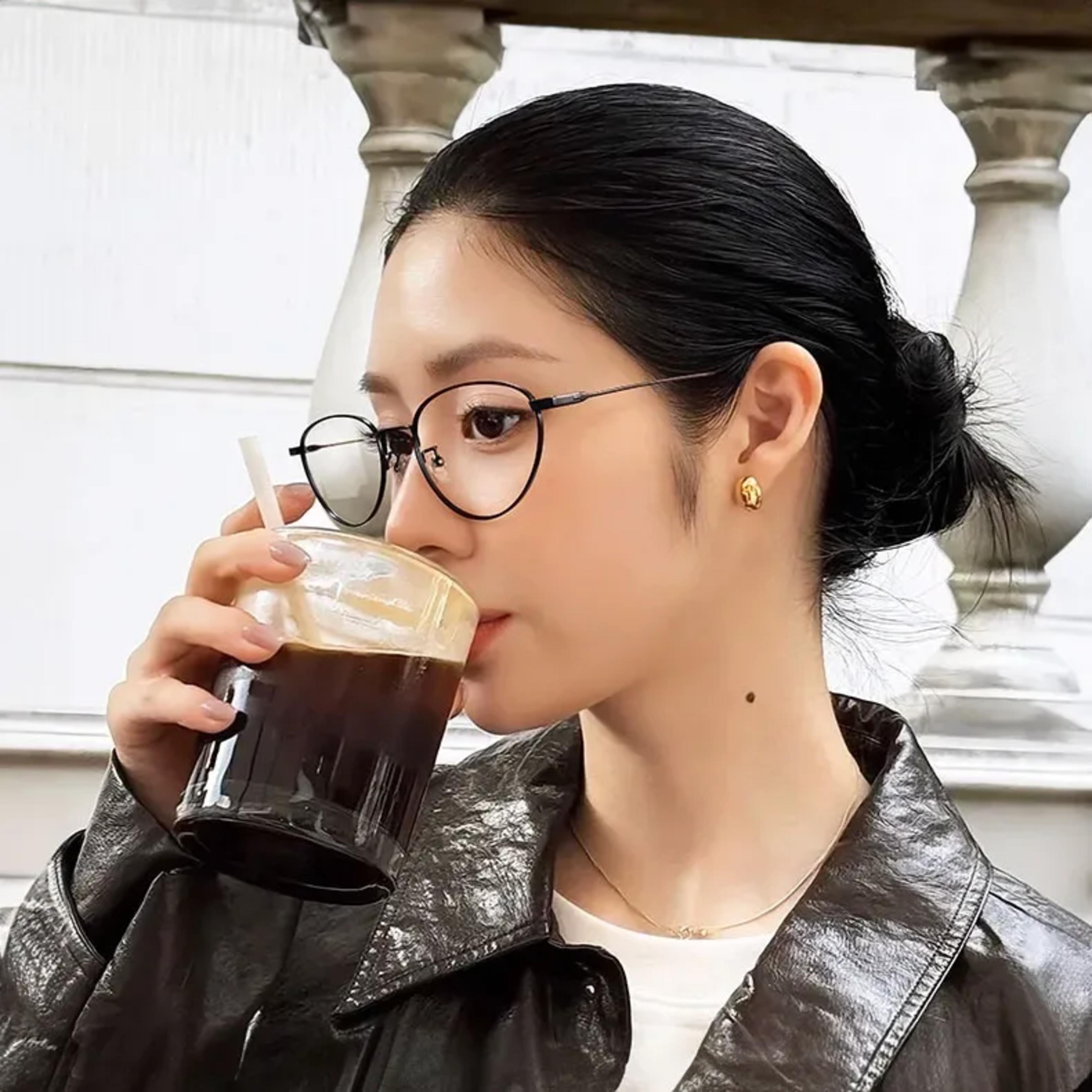 Alice Black 4