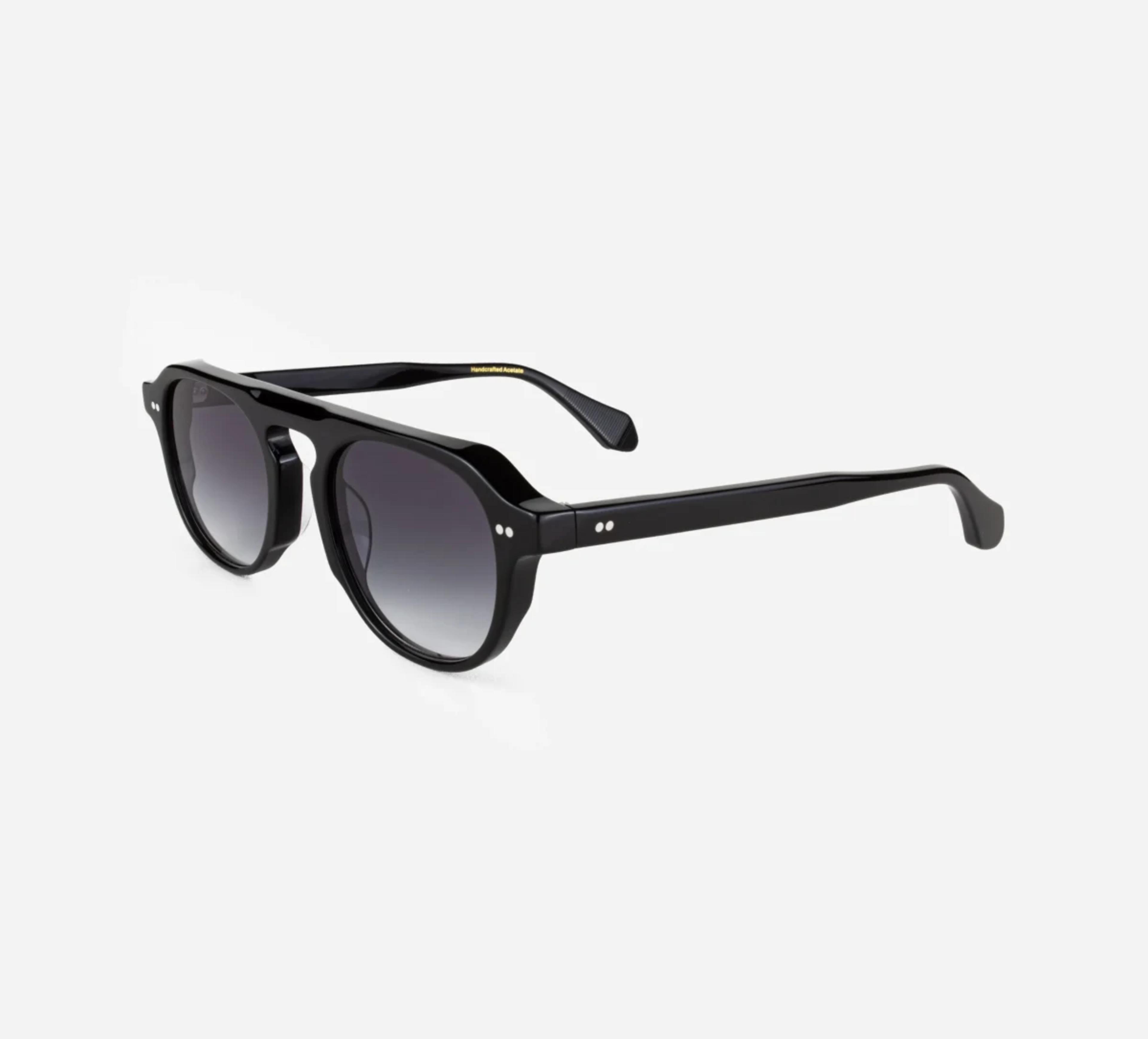 Icarus Black 2