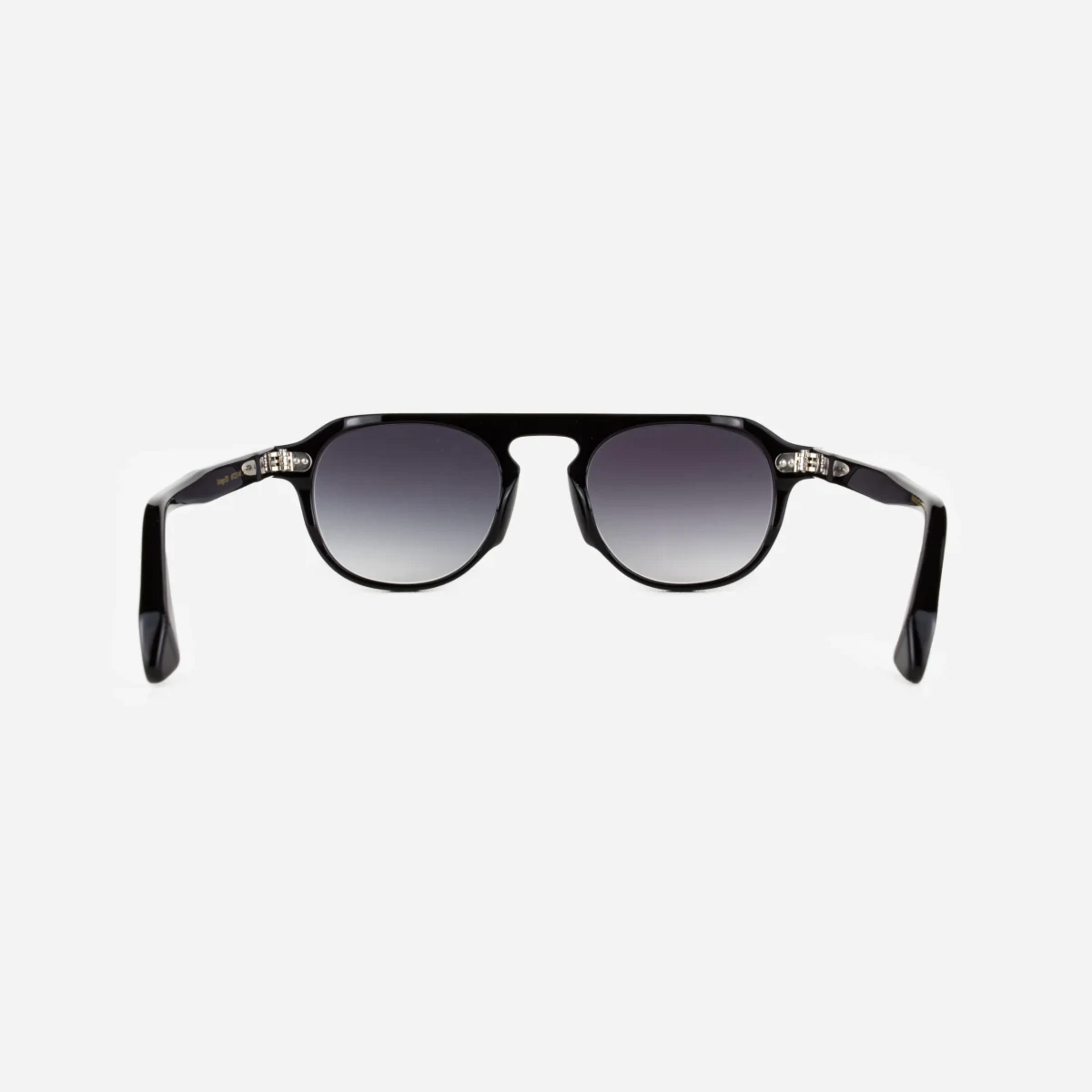 Icarus Black 4