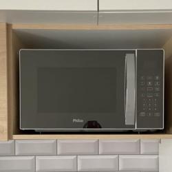 Micro-ondas 33L Philco Espelhado/Branco 1400W