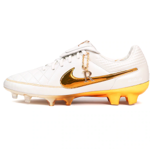 Chuteira de Campo Adulto Nike