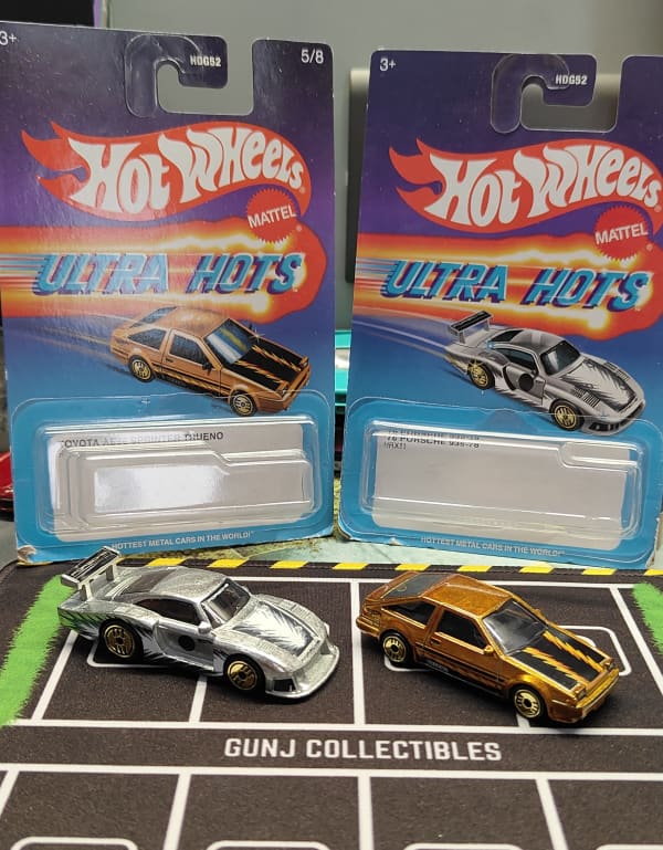 Set - Toyota AE86 Trueno and Porsche 935 (Ultra Hots)