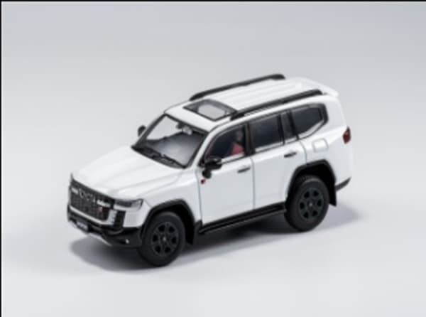 Land Cruiser 300 GR Sport Version White
