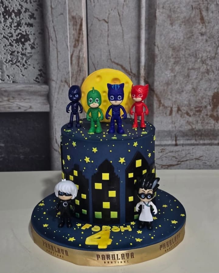 Cake By Pakhlava Boutique 6