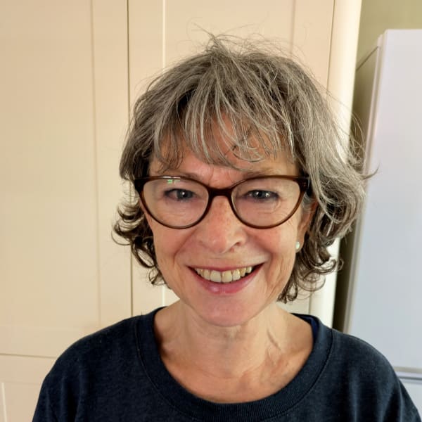 Headshot of Susie Mendelsson facing directly to the camera