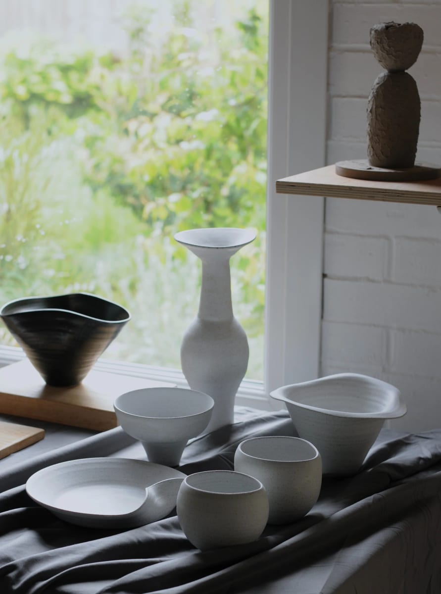 Ceramic vessels by Mingyu Du