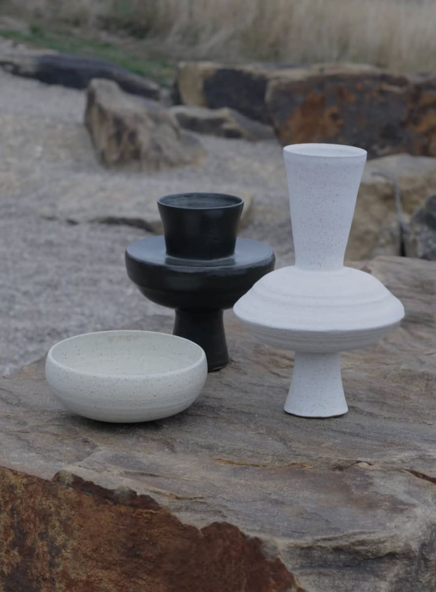 Ceramic vessels by Mingyu Du