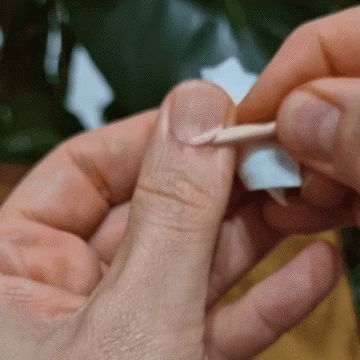 How to remove GlitzGlow nails