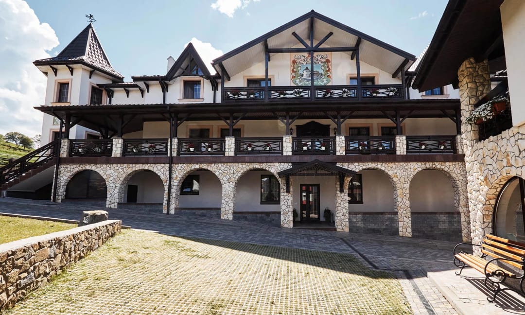 Двір Княжої Корони