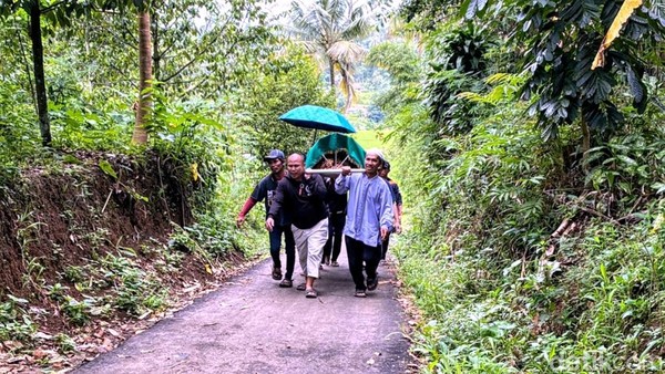 Korban penyiraman air keras di sukabumi,Dedeh Kurnaesih