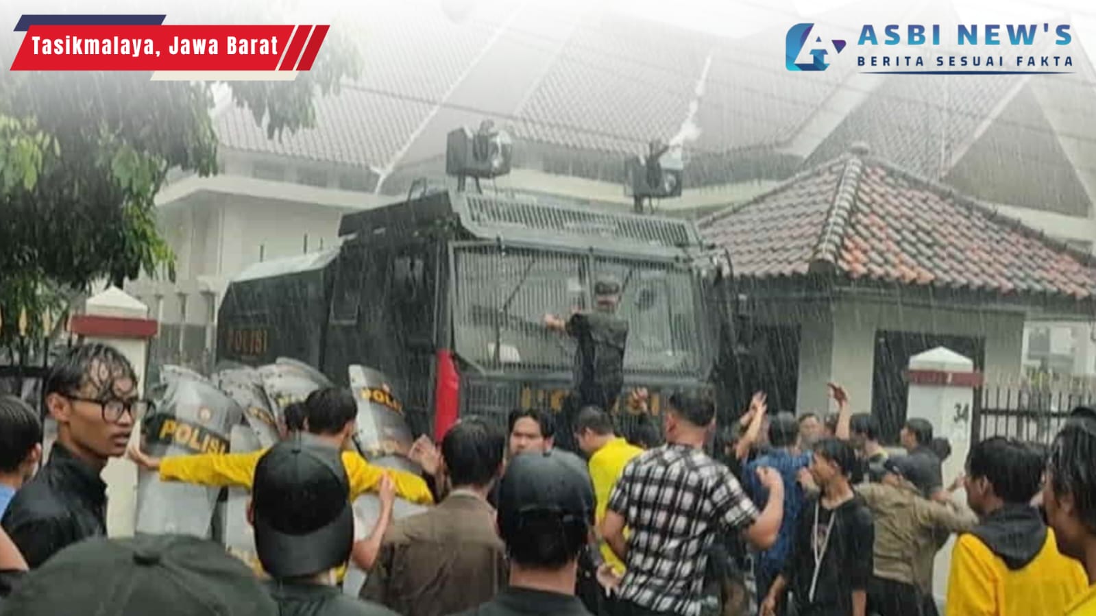 Demo "Indonesia Gelap" di Kota Tasikmalaya Berakhir Ricuh