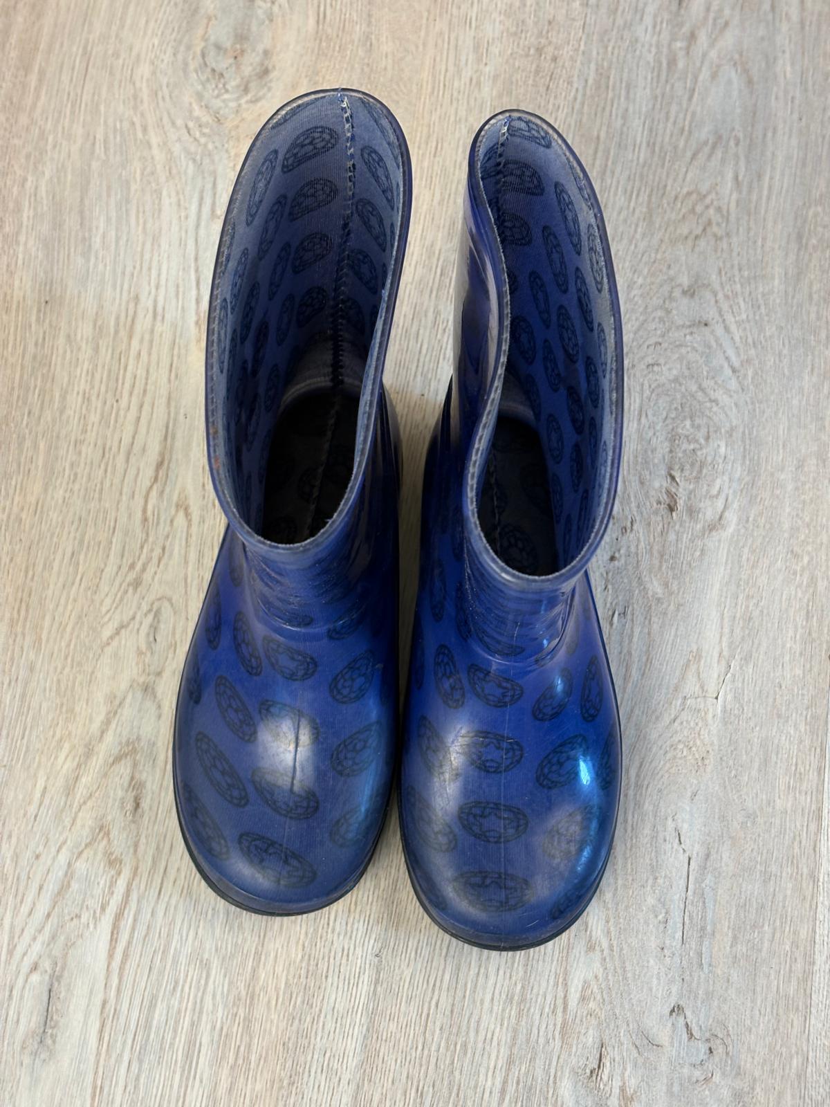 Comfortable Boots for Little Feet. Size 30