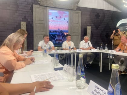 Молодые законодатели ПФО провели заседание на форуме «Метеор»