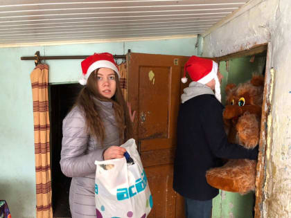 В день праздника в честь Тихвинской иконы Богородицы в храме поселка Санчурск прошли престольные торжества