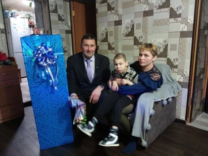 В Санчурске ребёнок получил от губернатора бассейн