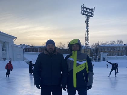 Празднование года семьи в УФК по Кировской области началось с посещения массового катания на коньках на стадионе «Динамо»