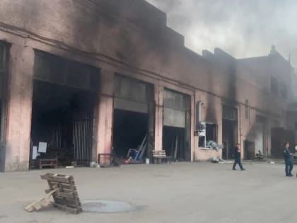 В Кирове на улице Металлистов вспыхнули производственные помещения