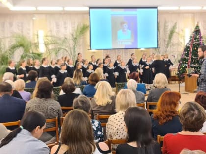 Сегодня в библиотеке им. Герцена состоялась презентация книги Валентины Павловны Ивановой «В.П.Иванова. Патриот. Общественница. Защитница детства