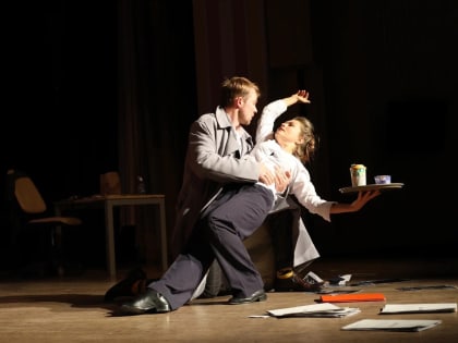 Комедия «НАСИЛЬНО МИЛ НЕ БУДЕШЬ!»: Анна Ичетовкина, Антон Эльдаров, Эльвира Болгова, Максим Радугин и Яна Волкова