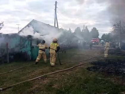 В селе Хмелёвка Зуевского района сгорел дом