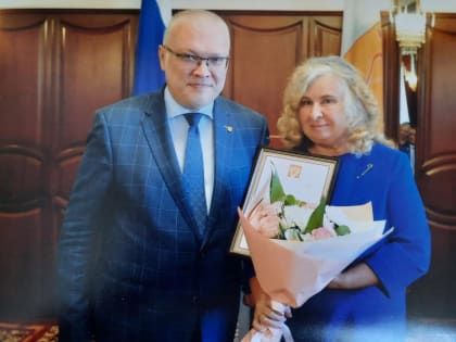 УМЕЕТ ВЫСЛУШАТЬ, ПОНЯТЬ И ПОМОЧЬ!