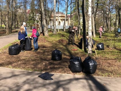 В Кирове продолжаются весенние субботники