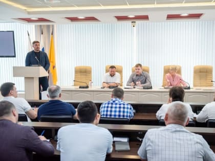 Депутаты кировской гордумы обсудили проблемы при строительстве школ и срыв сроков
