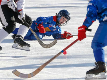 Хоккеисты сборной Кировской области начали Спартакиаду с разгрома