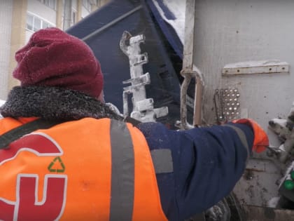 В Кирове продолжает работать увеличенное количество мусоровозной техники