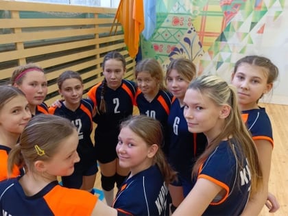 Юные кировчанки взяли «золото» волейбольного турнира в Соликамске