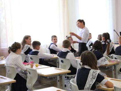 В Зуевке открылась новая современная школа