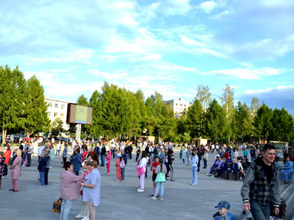 Чепецк отметил День молодёжи на «Реке времени»