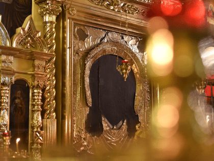 В Успенском кафедральном соборе состоялся молебен с акафистом перед чтимым образом Спасителя