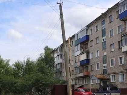 На головы жителей Кирово-Чепецка в любой момент может упасть фонарный столб