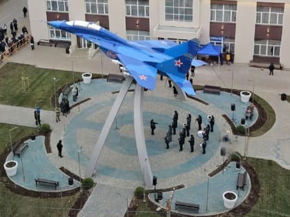 В Кирове открыли памятник «Самолет Миг-29» в честь авиастроителей