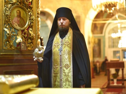 В Успенском кафедральном соборе Яранска прошли воскресные богослужения