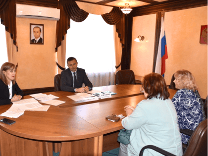 Василий Сметанин провел личный прием налогоплательщиков в Приемной Президента РФ в Кировской области