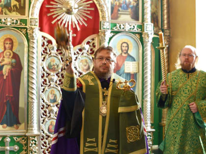 В Троицком соборе Яранска состоялось молебное пение с акафистом прп. Матфею Яранскому