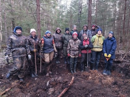 Из Кирова на Вахту памяти отправился школьный поисковый отряд "Долг".