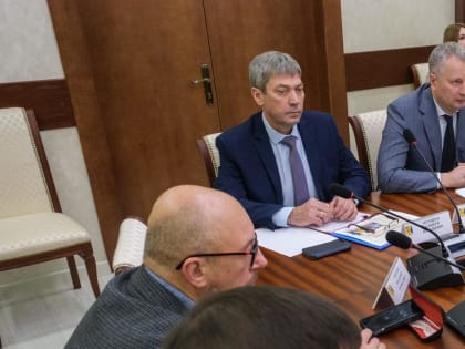 Пятилетний план строительства вызвал парламентскую дискуссию