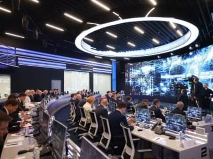 Михаил Мишустин провел стратегическую сессию по результатам кураторства федеральных округов