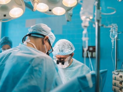 «Спасая жизни»: кировские хирурги впервые провели имплантацию бионических протезов сердечного клапана