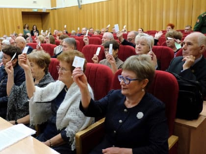 Губернатор поблагодарил ветеранов за помощь в воспитании молодежи Кировской области